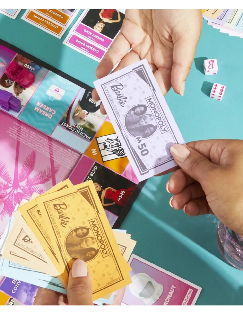 Brand NEW Barbie Monopoly Board Game – 6 Pink Tokens 16 Dreamhouses Barbie Money